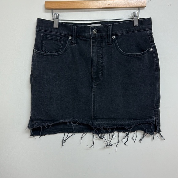 Madewell Step-Hem Jean Skirt in Washed Black‎ Size 30 - Picture 3 of 6